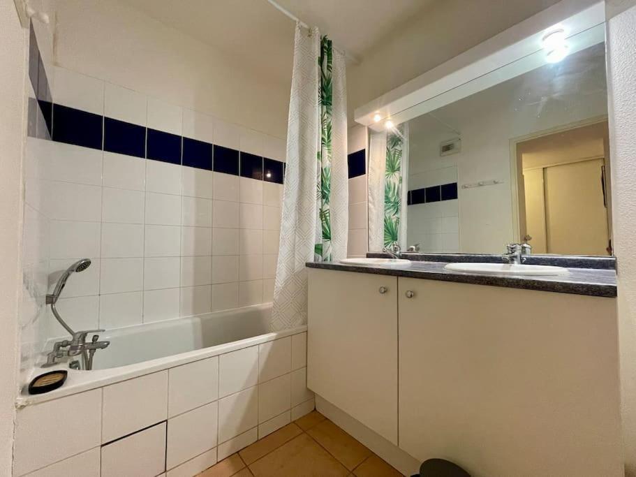 L'Appartement Michelet - Parking Prive Et Gratuit - 2Km Cite Medievale Carcassonne Ngoại thất bức ảnh