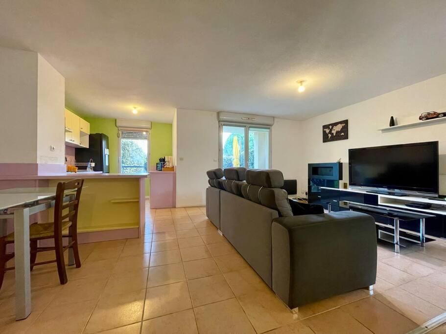 L'Appartement Michelet - Parking Prive Et Gratuit - 2Km Cite Medievale Carcassonne Ngoại thất bức ảnh